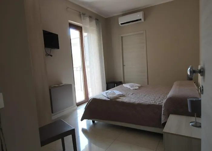 לינה וארוחת בוקר Elegance