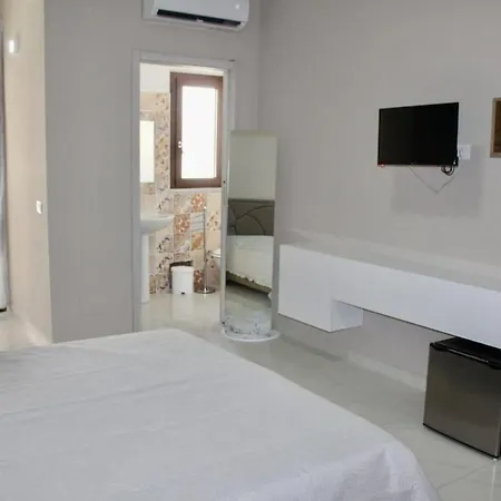 Elegance Bed & Breakfast 3*