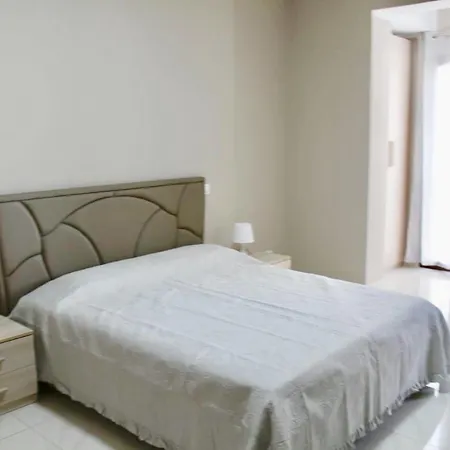 Elegance Bed & Breakfast 3*