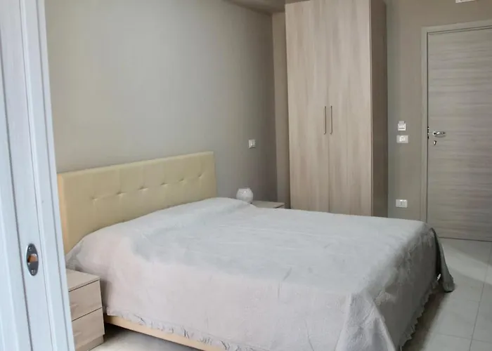 לינה וארוחת בוקר Elegance 4*