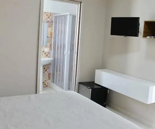 Elegance לינה וארוחת בוקר קריאטי