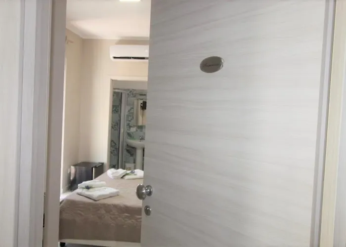 Elegance Bed & Breakfast 4*