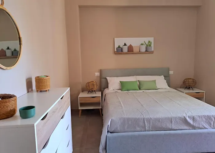 לינה וארוחת בוקר Elegance 4*